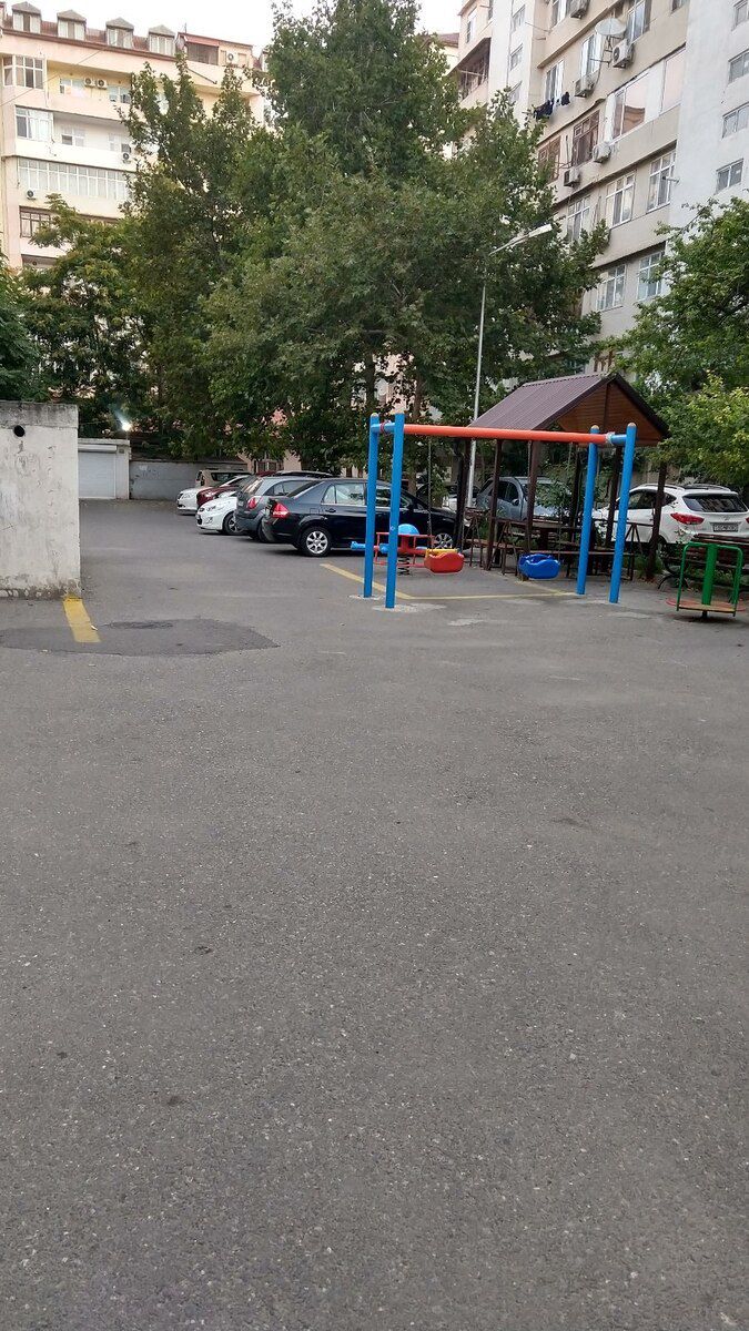 Qaraj icarəyə verilir. Atatürk pr — Garaj, Bakı (3)