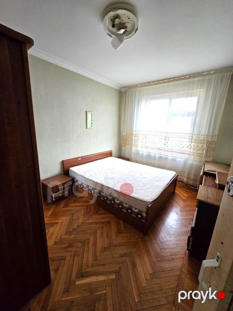 İcarəyə verilir 3 otaqlı köhnə tikili 90 m²