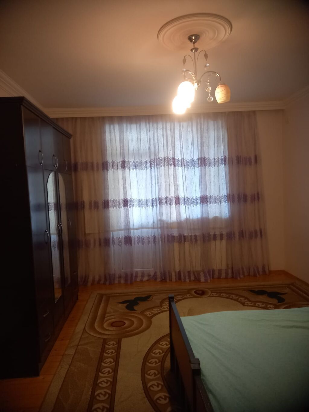 Menzil Yalniz telebe oglanlara verilir. Aile xanimlar qeti narahat — Mənzil, Masazır (3)