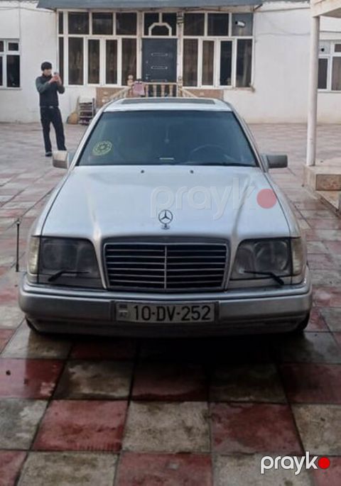 Mercedes 190, 2.0 L, 1993 il, 272 420 km