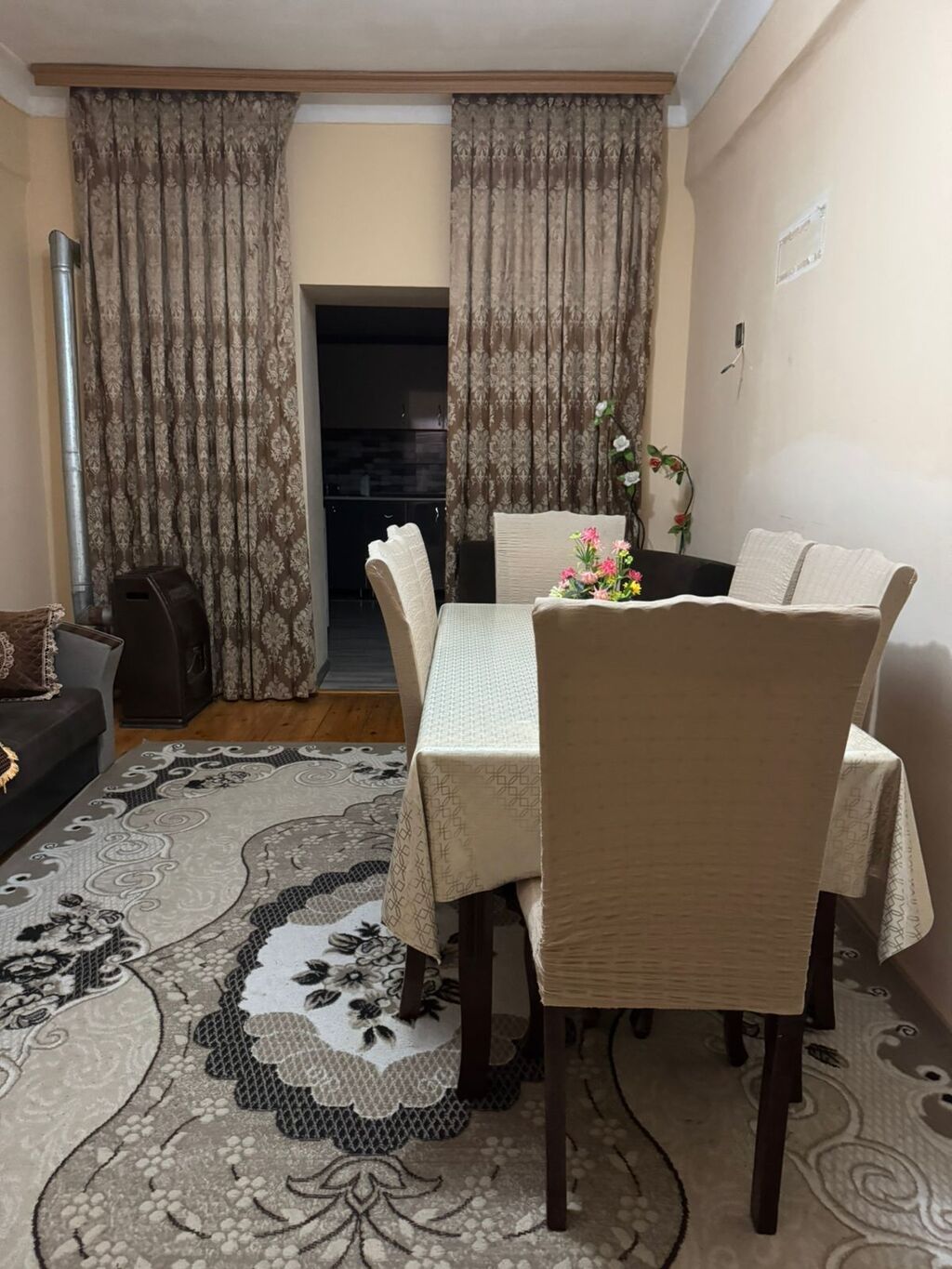 2 otaqlı,tam esyali menzil kiraye verilir.Qiymeti 250azn.Metbex ve — Mənzil, Sumqayıt (2)