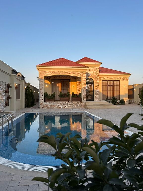 Satılır 4 otaqlı həyət evi/bağ evi 250 m² — Ev, villa, Bakı
