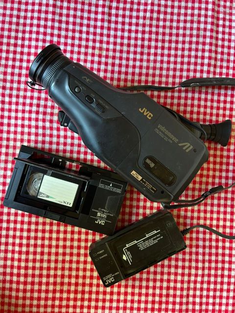 Nostaljik JVC VideoMovie Vhs-c Videokamera (İşlək / Tam Dəst) — Bakı