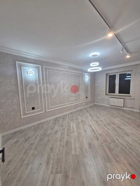 Satılır 4 otaqlı köhnə tikili 80 m² — Bakı