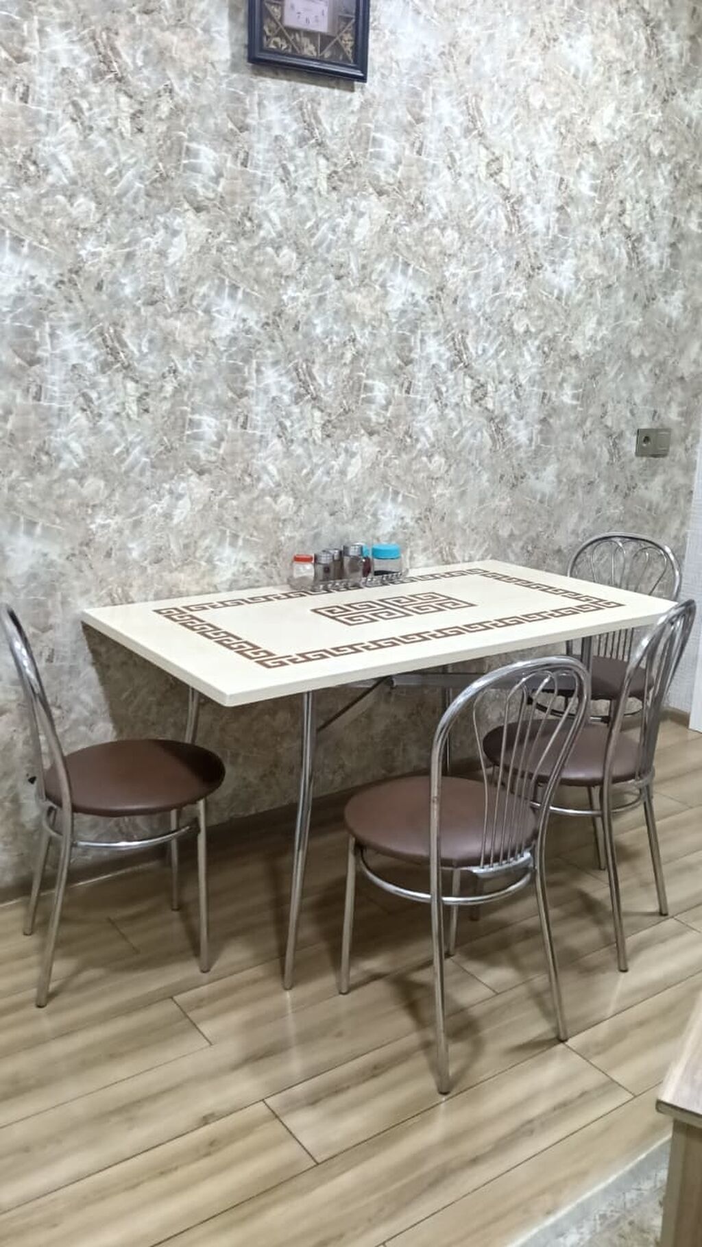 Mətbəx üçün, Yeni, Açılmayan, Dördbucaq masa, 4 stul — Masalar və stullar, Saray