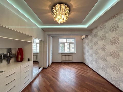 Satılır 3 otaqlı yeni tikili 130 m² — Bakı
