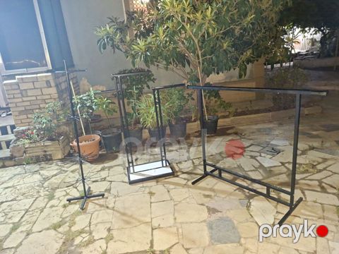 Mağaza avadanlığı dəsti - 3 ədəd metal asılqan/stant: 1) Geniş paltar — Digah