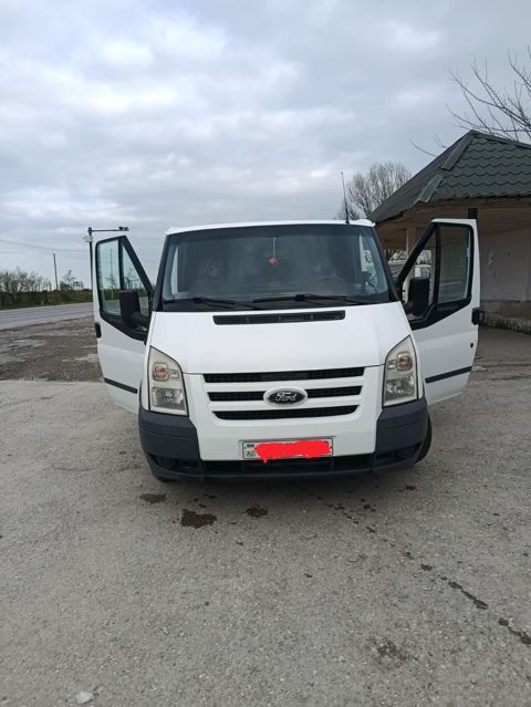Ford Transit mikroavtobus/miniven Xüsusiyyətlər: - Korpus: ağ rəngli — Xaçmaz