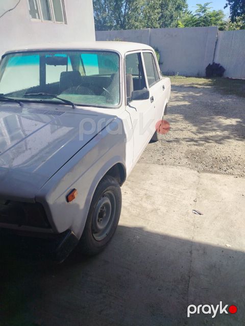 VAZ (Lada) sedan avtomobil - Korpus: 4 qapılı sedan, ağ rəng - Kuzov