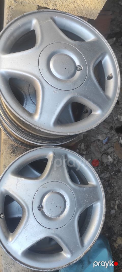 Salam 15lik 5bolt Opel Astra diski əyrisi çatı yoxdu öz maşınimdan — Masazır