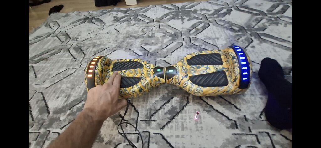 Minions dizaynlı hoverboard / giroskuter daşı ölüb zarytaq saxlamır — Hiroskopler, Bakı (3)
