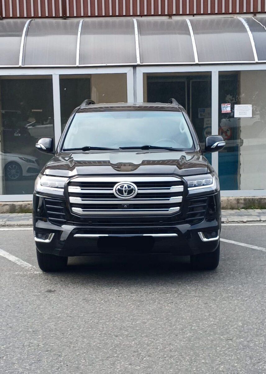 Toyota Land Cruiser 300 icarəsi — Avtomobil icarəsi, Bakı (2)