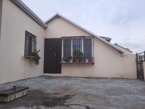 Həyət evi, Əhmədli qəs — Bakı