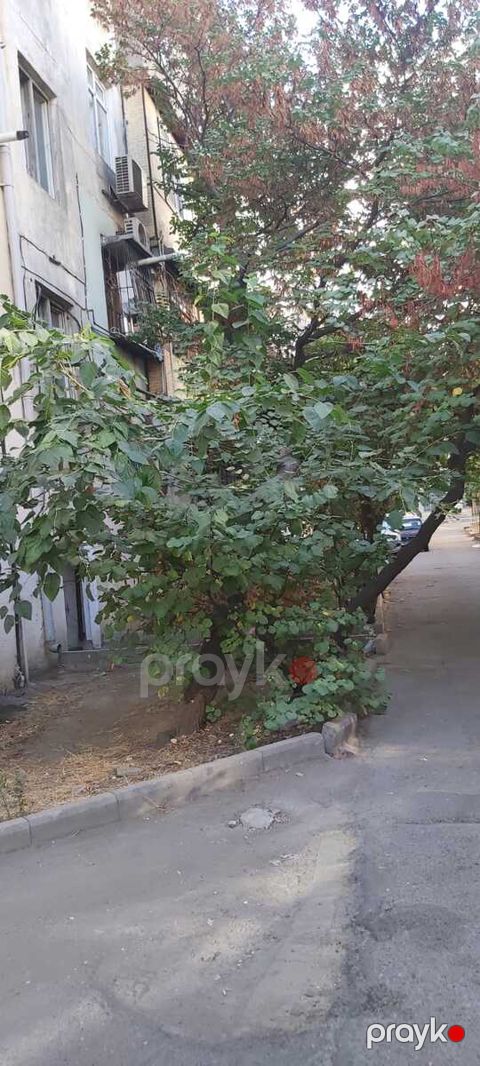 Satılır 2 otaqlı köhnə tikili 40 m²