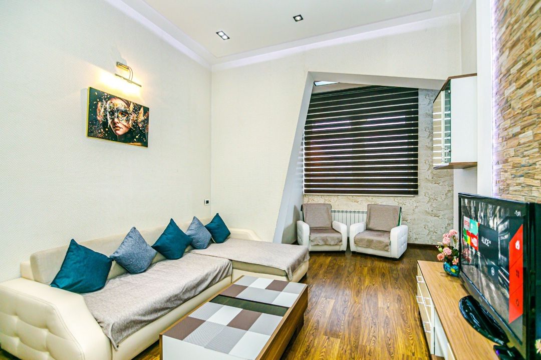 İcarəyə verilir 2 otaqlı köhnə tikili 70 m² — Mənzil, Bakı (7)