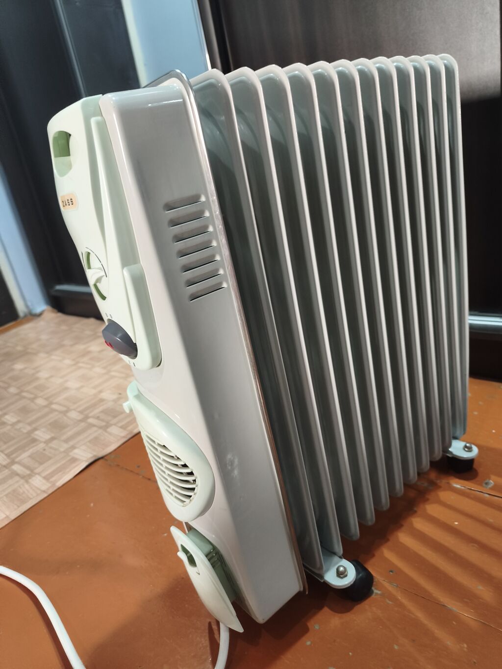 Zass yağlı radiator – elektrikli məişət isitmə cihazı. İşləkdir az — Isıtıcılar və isı ventilatorları, Bakı (2)