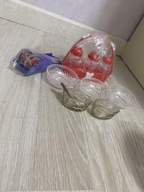 Şirniyyat və çerez qabları dəsti - Material: şüşə və plastik qarışıq — Digah