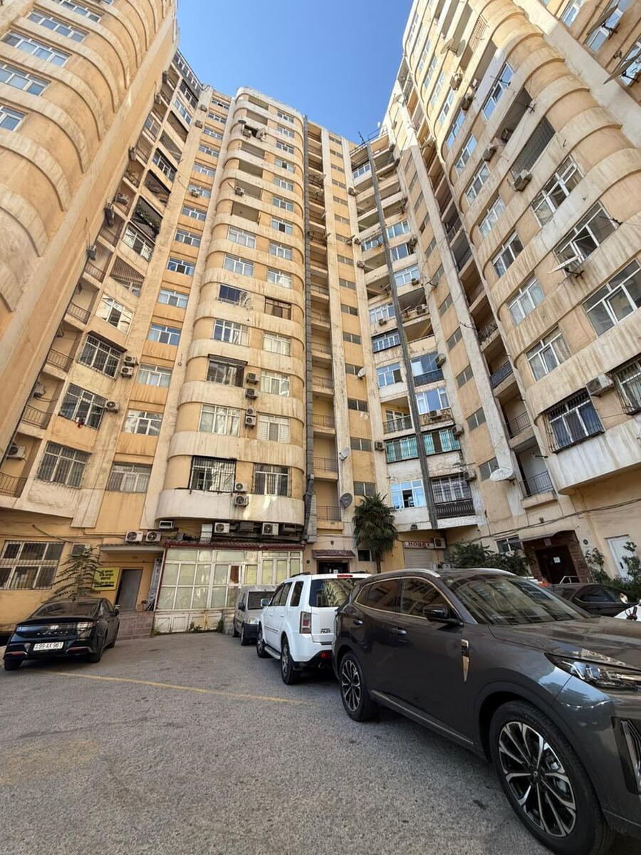 Satılır 4 otaqlı yeni tikili 180 m² — Mənzil, Bakı (2)