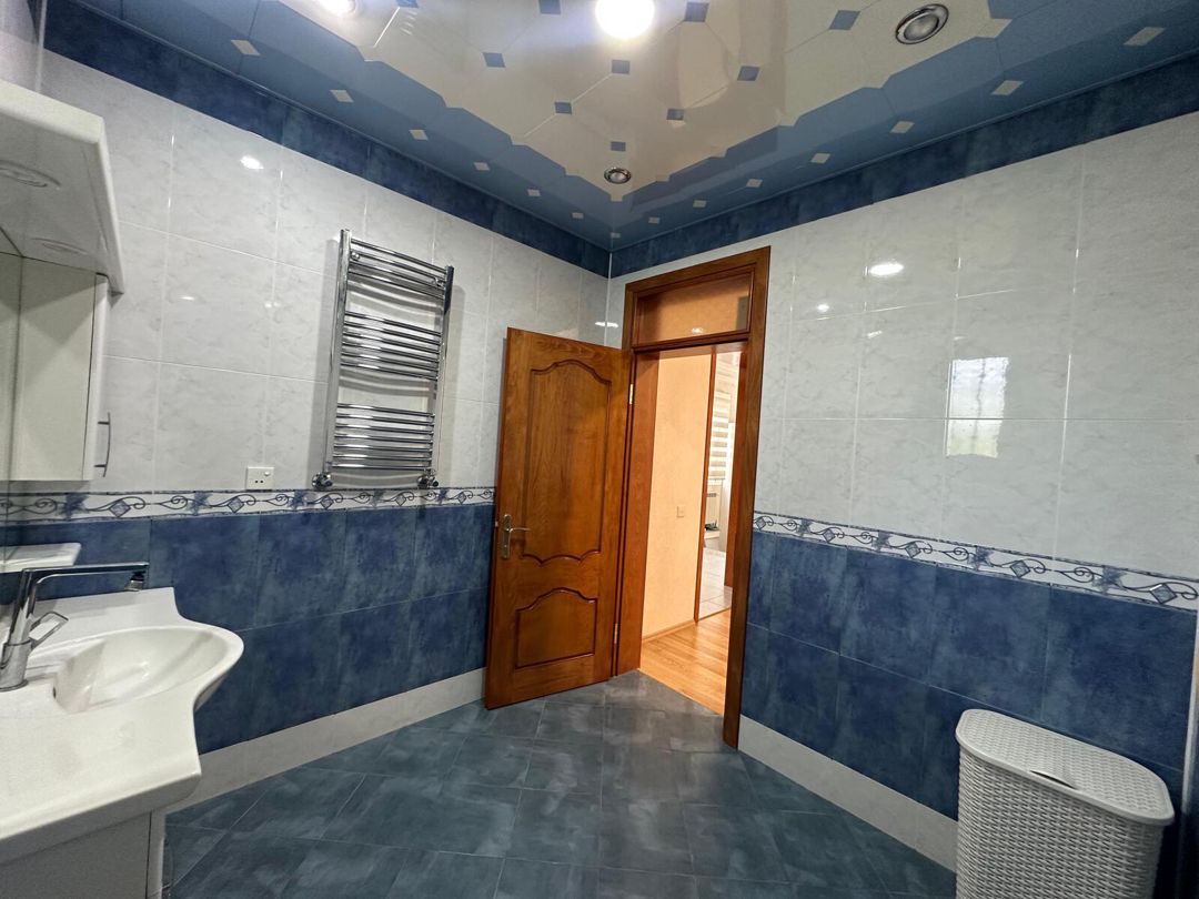 Satılır 5 otaqlı həyət evi/bağ evi 250 m² — Ev, villa, Bakı (8)