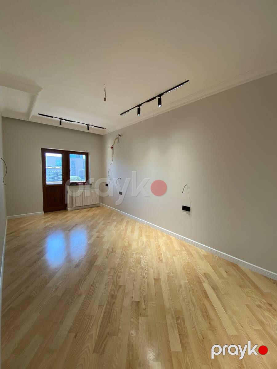 Satılır 4 otaqlı yeni tikili 211 m² — Mənzil, Bakı (3)