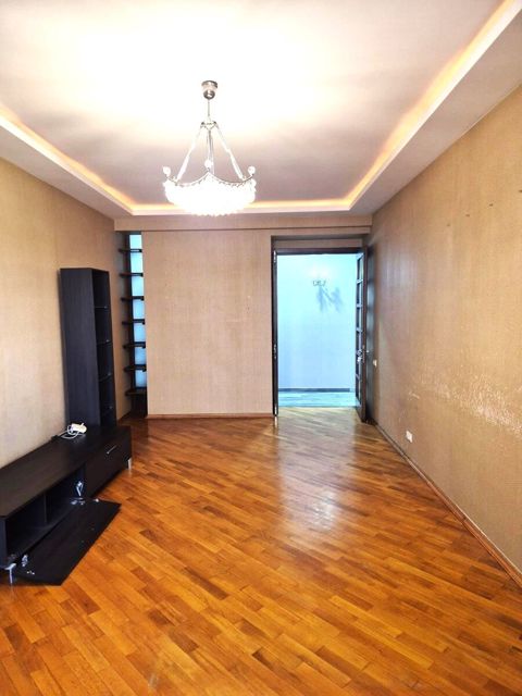 Satılır 3 otaqlı köhnə tikili 100 m² — Bakı