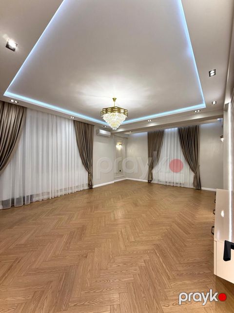 Satılır 3 otaqlı yeni tikili 132 m²