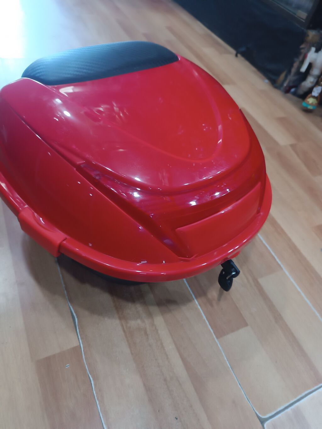 Moped/Motosiklet üçün arxa baqaj qutusu. Ünvan Q Qarayev metrosunun — Kuzov hissələri, Bakı (2)