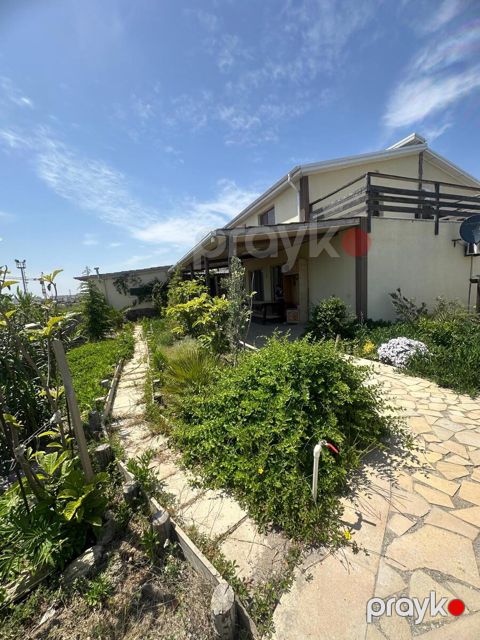Satılır 6 otaqlı həyət evi/bağ evi 240 m²