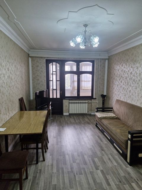 Satılır 3 otaqlı köhnə tikili 70 m² — Bakı