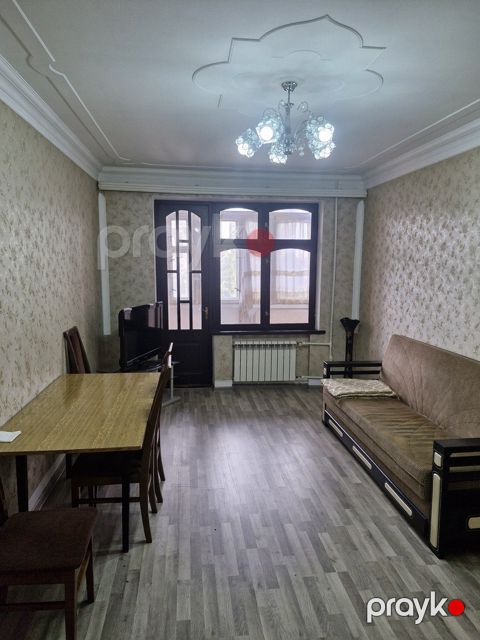 Satılır 3 otaqlı köhnə tikili 70 m²