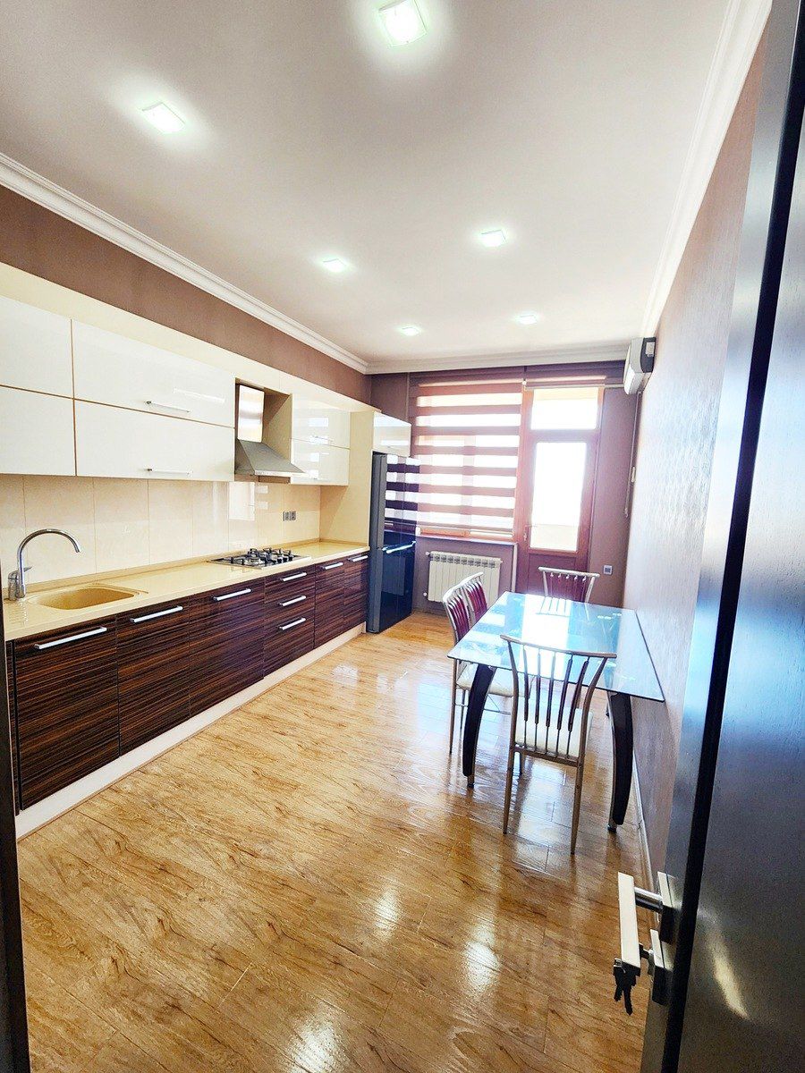 İcarəyə verilir 3 otaqlı yeni tikili 130 m² — Mənzil, Bakı (8)