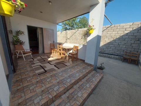 Satılır 2 otaqlı həyət evi/bağ evi 56 m² — Bakı