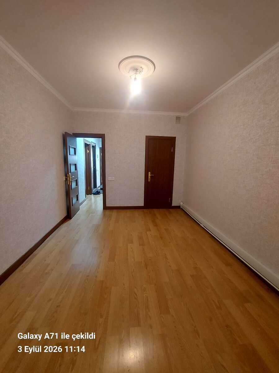 Satılır 4 otaqlı köhnə tikili 100 m² — Mənzil, Bakı (2)