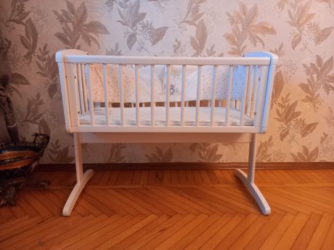 Beşik tipli yelləncək uşaq çarpayısı - Material: möhkəm ağ ağac — Bakı