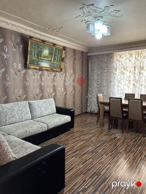 İcarəyə verilir 4 otaqlı köhnə tikili 90 m²