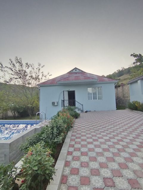Bağ evi, Qəbələ r — Qəbələ