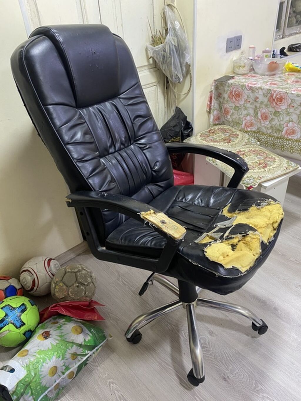 Məhsul: Tənzimlənən ofis/kreslo stulu - Material: qara süni dəri — Ofis mebeli, Bakı (2)
