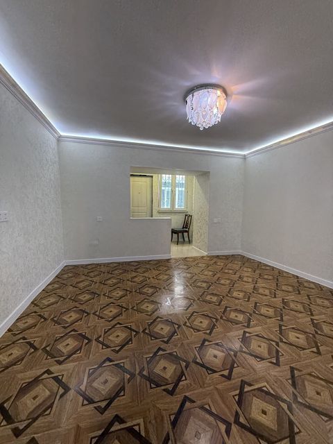 Satılır 2 otaqlı köhnə tikili 40 m² — Bakı