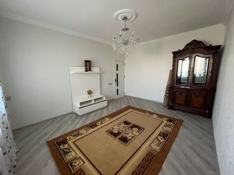 Satılır 2 otaqlı köhnə tikili 70 m² — Bakı