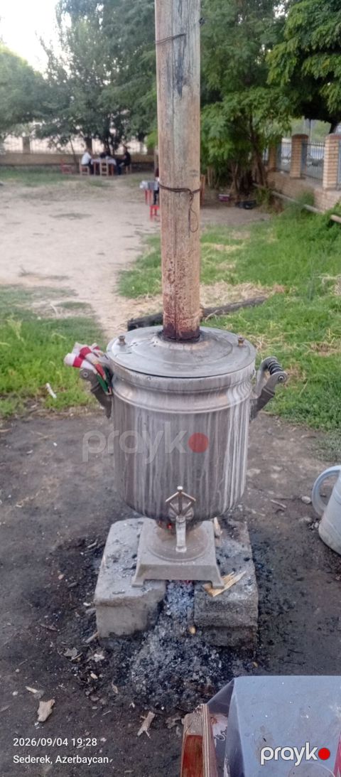 Ocaq üçün kömür/odunla işləyən iri həcimli metal samovar - Material — Bakı