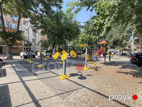 Satılır 3 otaqlı köhnə tikili 85 m²