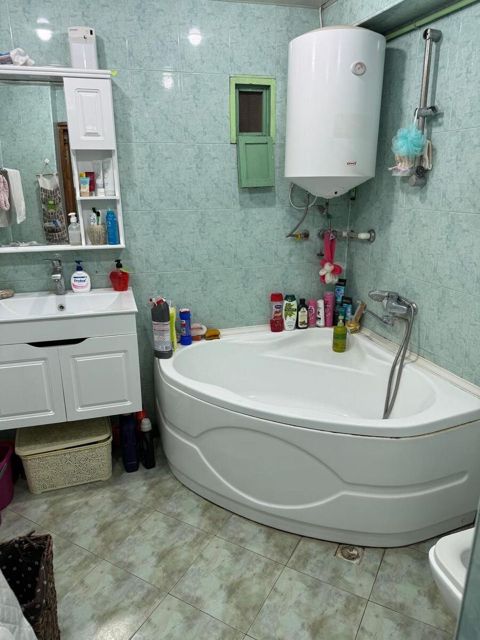 Satılır 3 otaqlı köhnə tikili 60 m² — Bakı