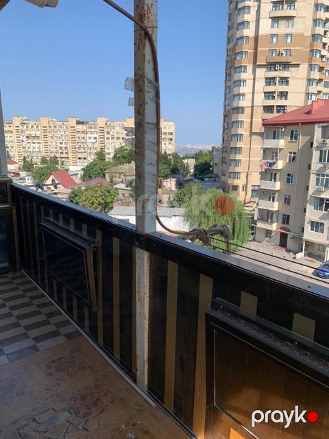 4-otaqlı mənzil kirayə verilir, Parlament pr., 100 m²