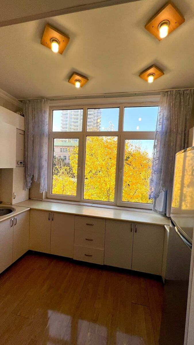 İcarəyə verilir 2 otaqlı köhnə tikili 52 m² — Mənzil, Bakı (7)