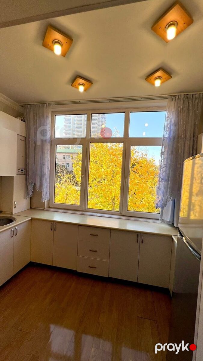 İcarəyə verilir 2 otaqlı köhnə tikili 65 m² — Mənzil, Bakı (9)