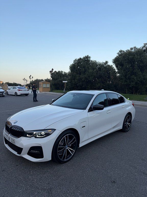 BMW 330e, 2.0 L, 11.5 kWh, 2021 il, 45 000 km — Avtomobillər, Bakı (3)
