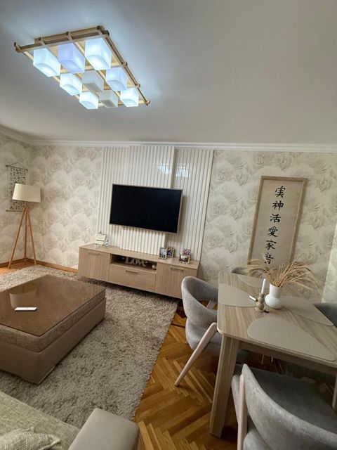 Satılır 3 otaqlı köhnə tikili 85 m² — Bakı