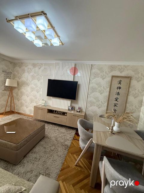 Satılır 3 otaqlı köhnə tikili 85 m²
