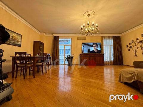 Satılır 5 otaqlı yeni tikili 200 m²