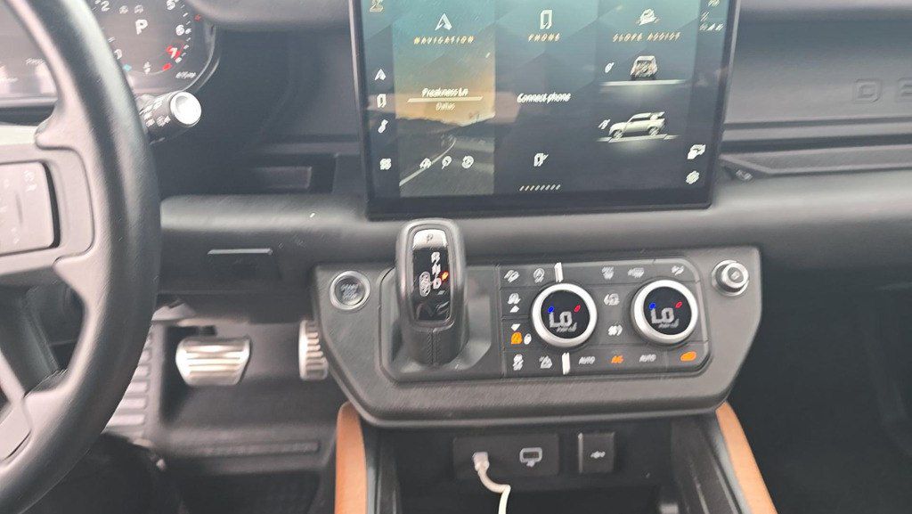 Land Rover Defender, 3.0 L, 2023 il, 111 045 km — Avtomobillər (11)